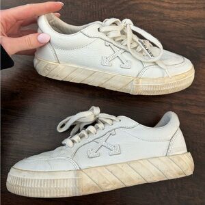 Off-White White Sneakers Classic Design